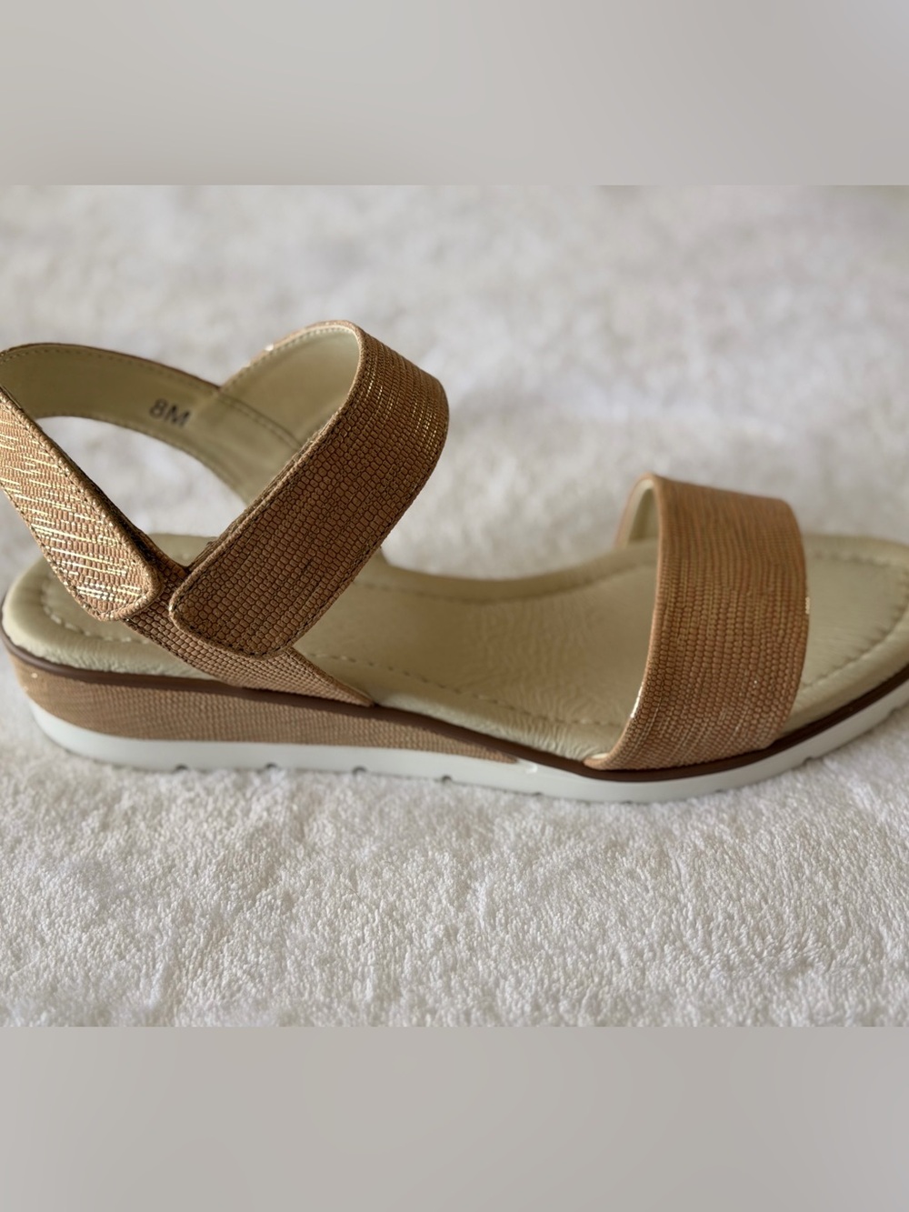 David Tate Sandal in Tan Metallic Size 8 NWOT - Picture 4 of 4